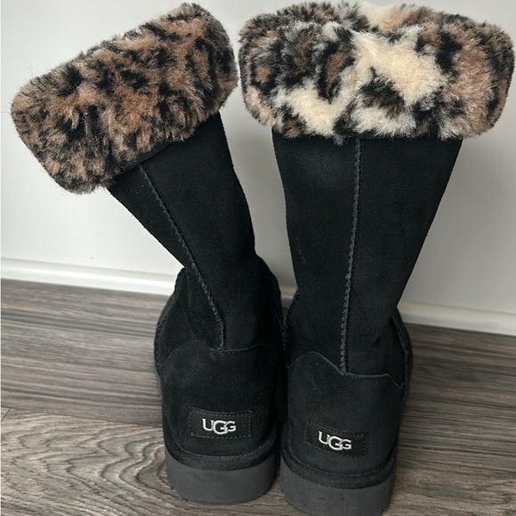 UGG Classic Tall Animal Print Black Shearling Boots - size 9 - Picture 3 of 3